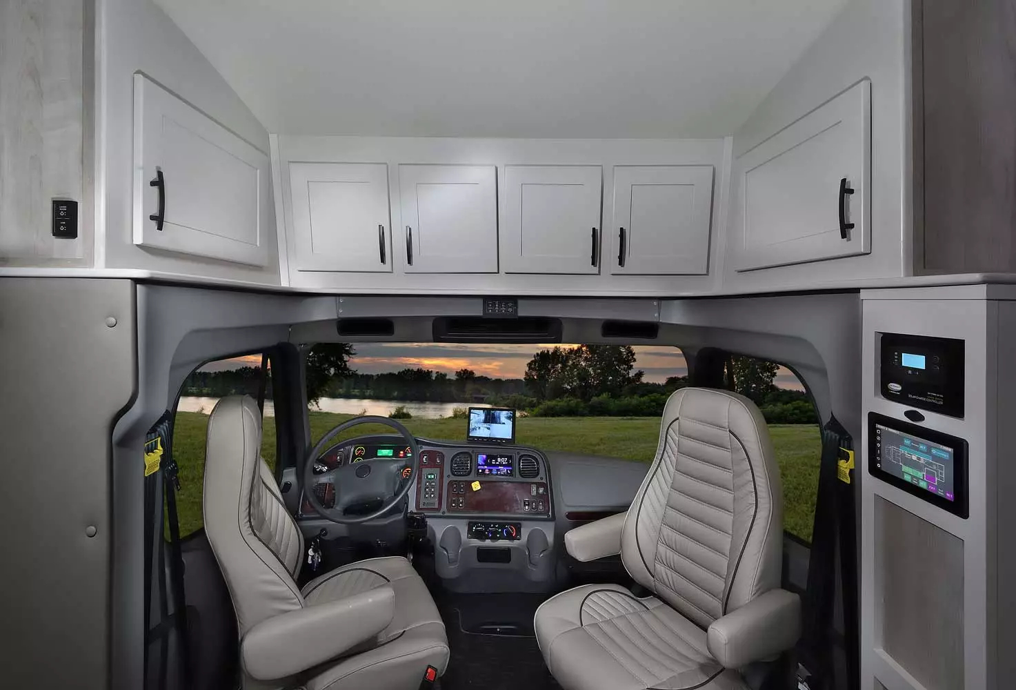 Europa Class C Motorhomes - Dynamax RV